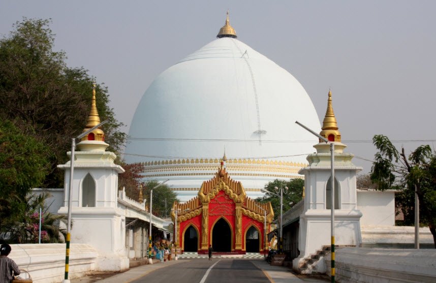 Kaunghmudaw Pagoda, Sagaing, Sagaing Region, Myanmar